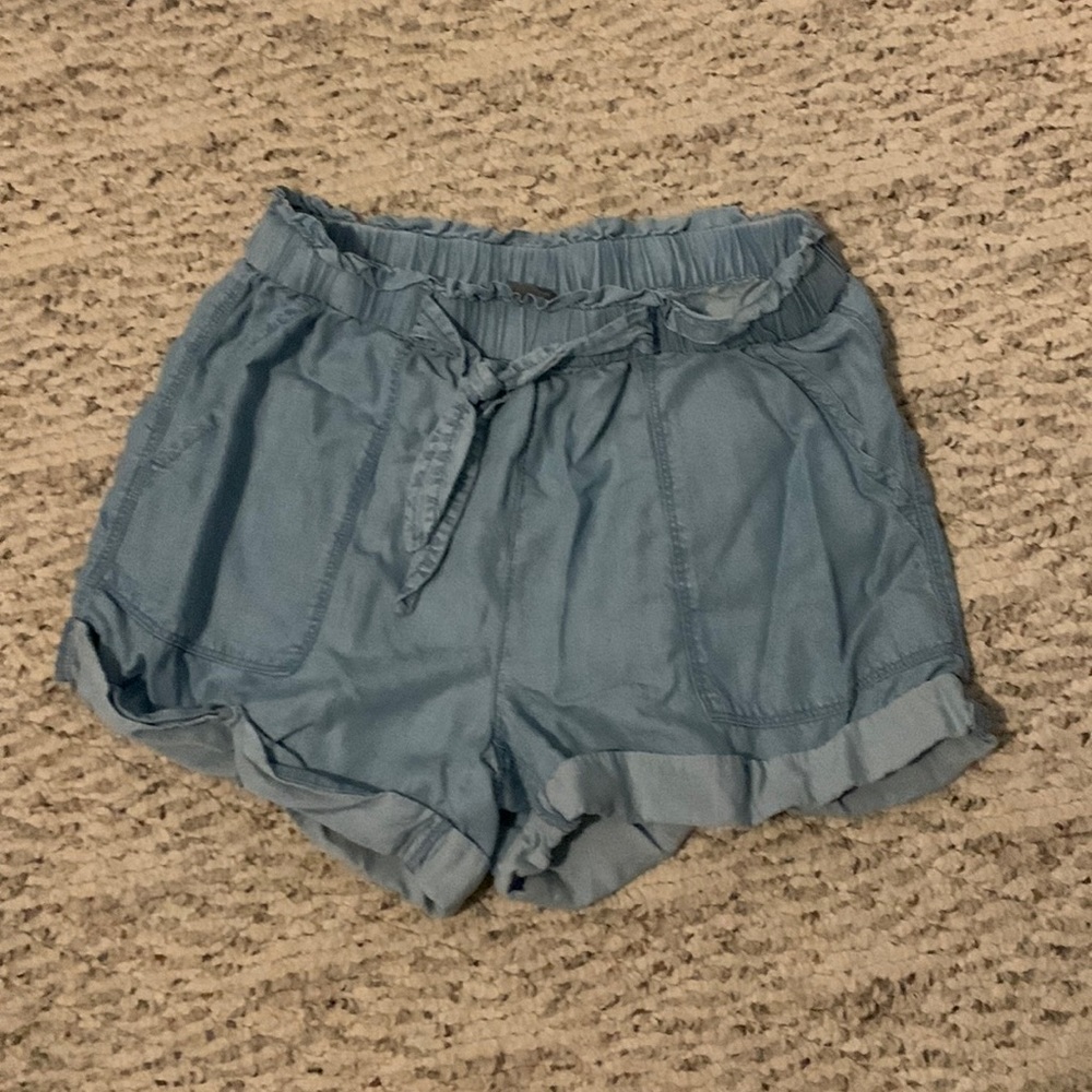 Loose shorts